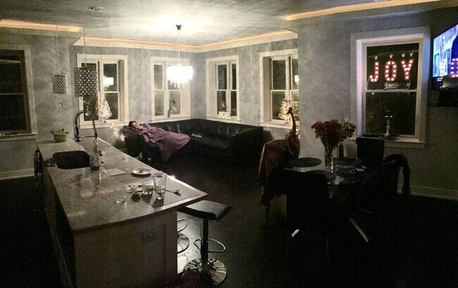 Building Photo - 4234 S Ellis Ave