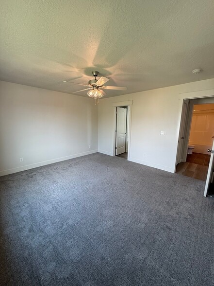 Building Photo - 1364 S 500 W St