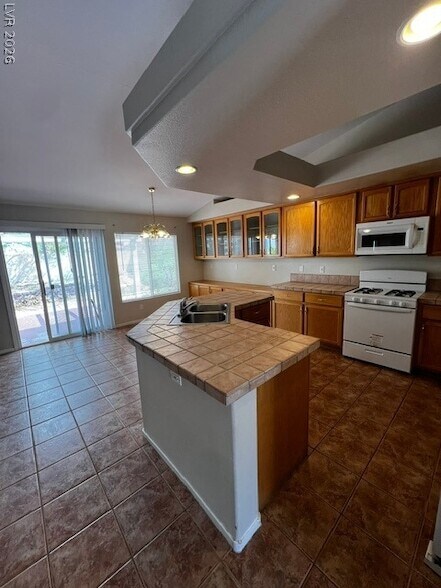 Building Photo - 10046 S Mesquite Fork Ct
