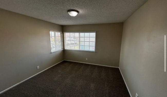 Building Photo - 11341 Rancho La Brea Dr
