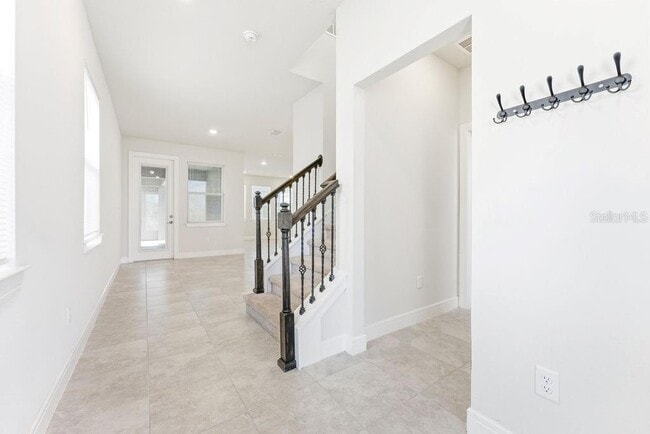 Building Photo - 14037 Kauai Dr