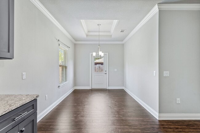 Building Photo - 2381 Belmont Dr