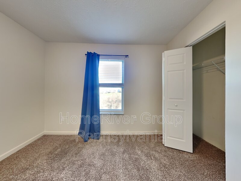 Building Photo - 1505 Canterbury Dr