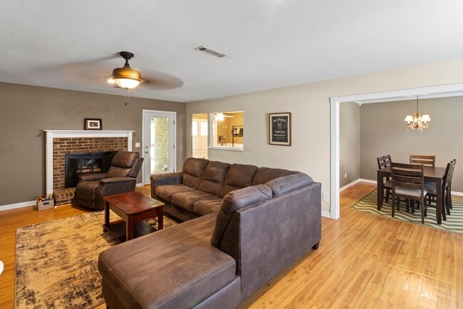 Building Photo - 115 Nancy Dr