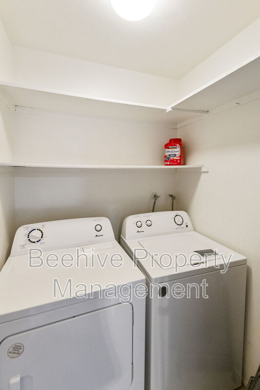 Building Photo - 629 N Mesa Dr