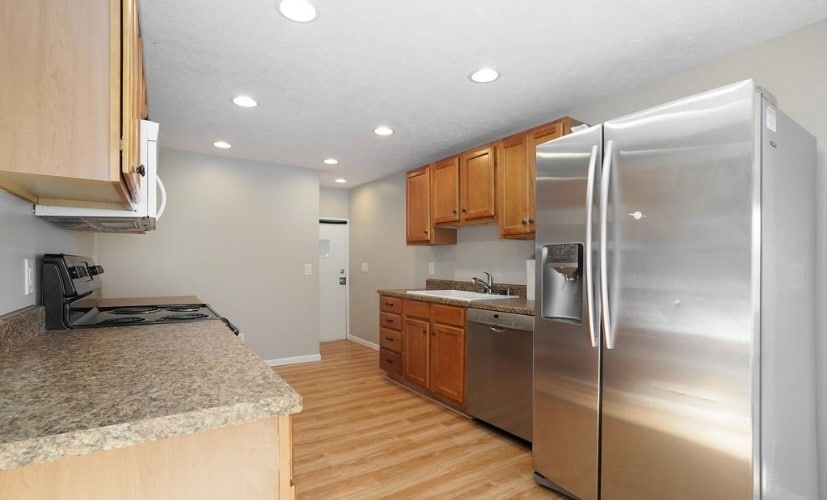 Kitchen - 2811 3 Mile Rd NE