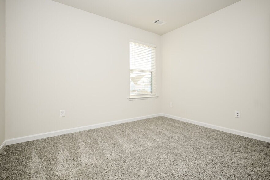 Building Photo - 295 Limestone Cir