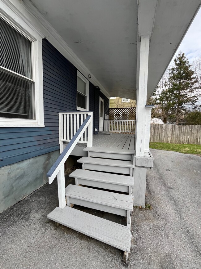 Building Photo - 116 E Flower Ave