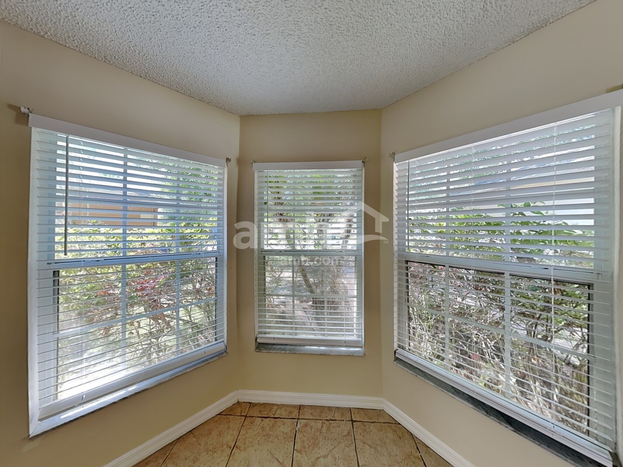 Building Photo - 2423 Hybrid Dr