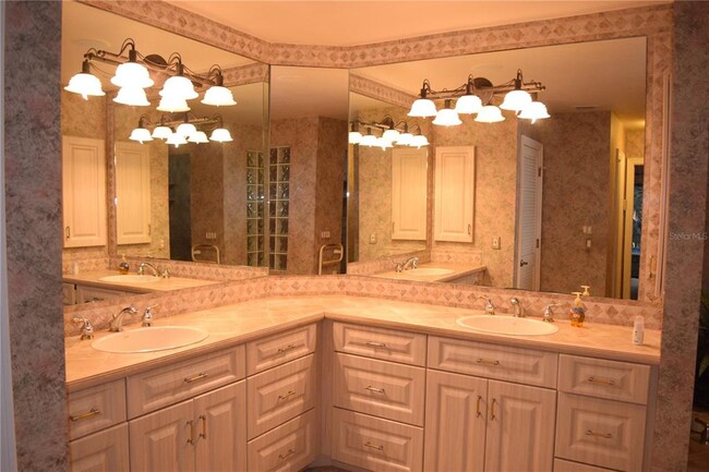 Building Photo - 3830 St Kitts Ct