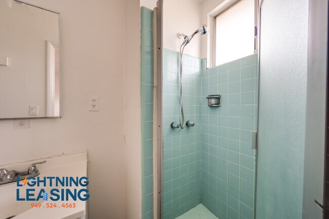 Building Photo - 6927 Whitsett Ave
