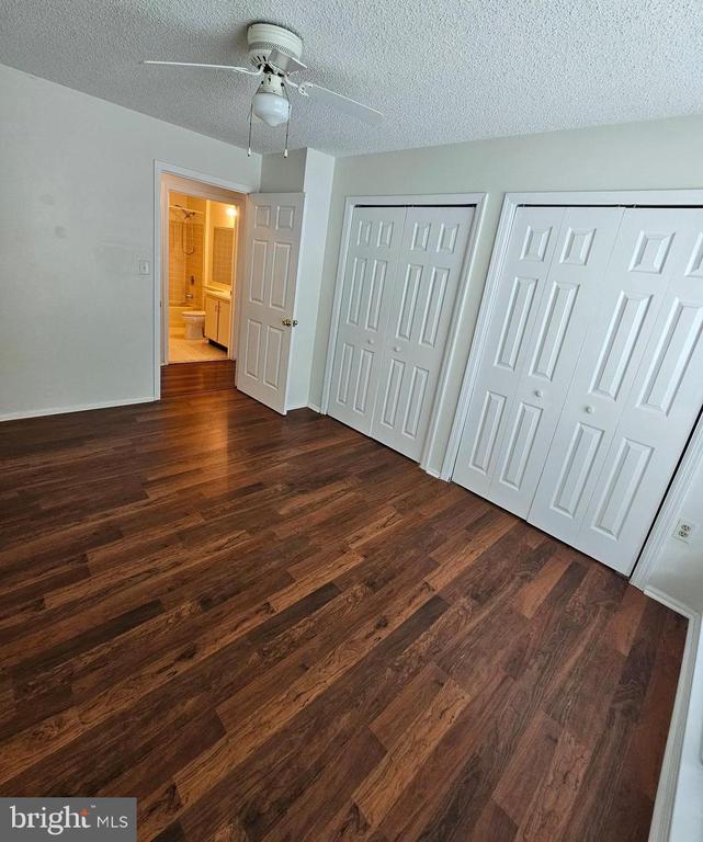 Building Photo - 98 Versailles Ct