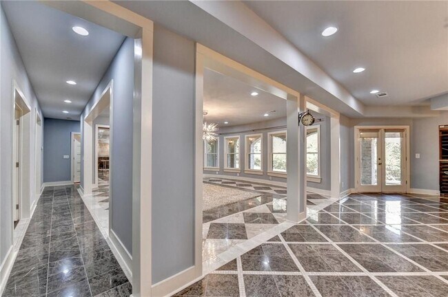 Building Photo - 8330 Royal Melbourne Way