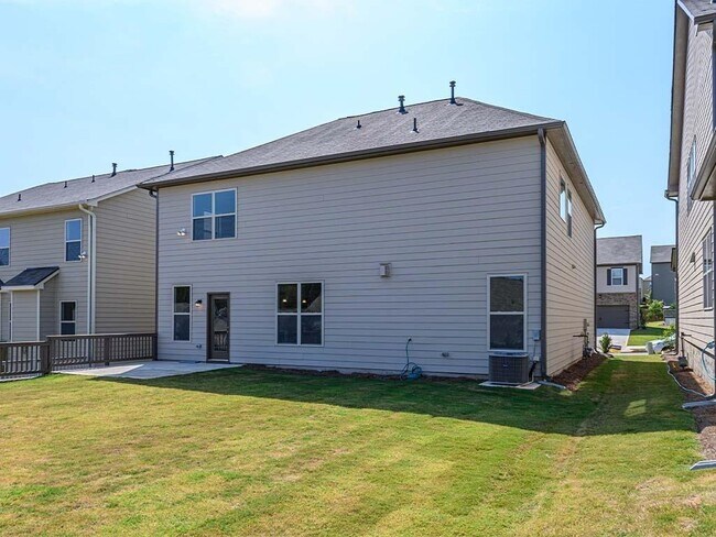 Building Photo - 2043 Hamilton Lake Pkwy