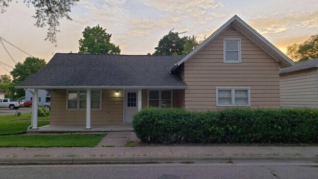 Primary Photo - 308 S Harrison St