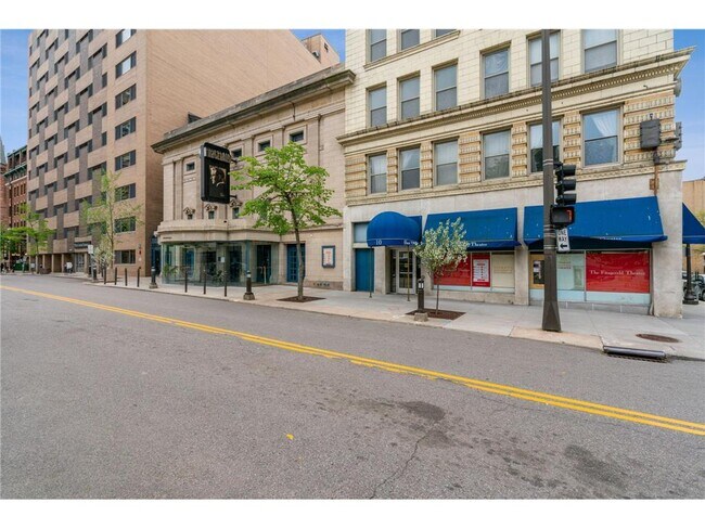 Building Photo - 488 Wabasha St N