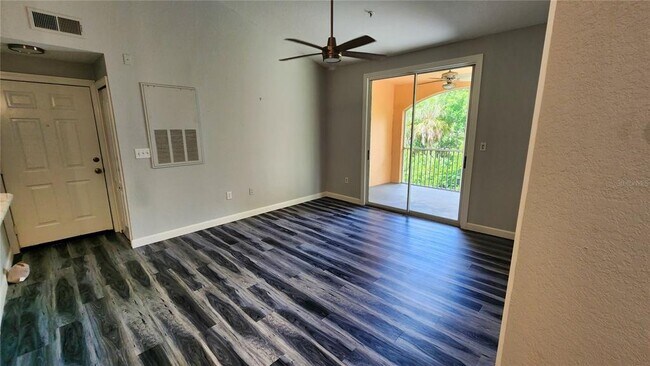 Building Photo - 4102 Central Sarasota Pkwy