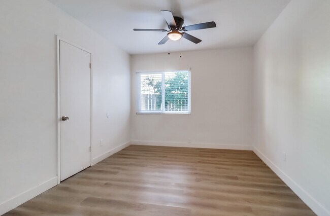 Building Photo - Hurlbut