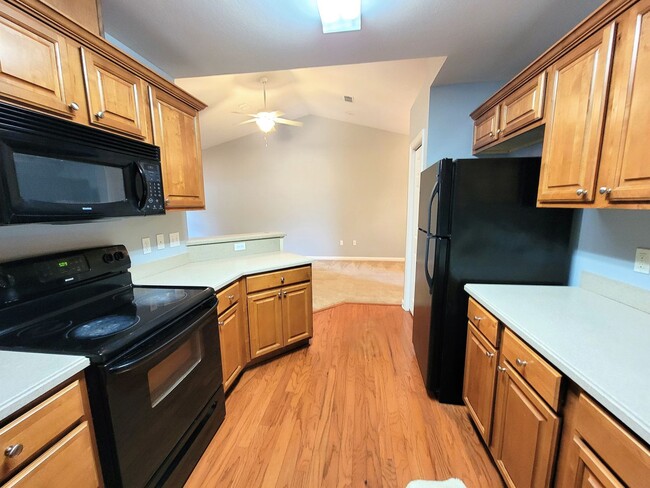 Building Photo - 3 bedroom townhome for rent July 6, 2026  renting for $1775