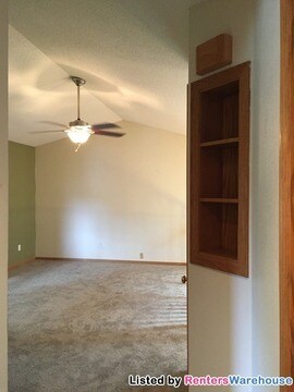 Building Photo - 1610 Summit Ave N