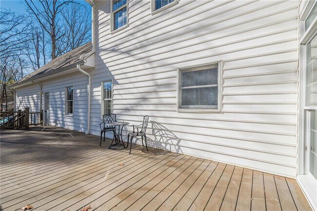 Building Photo - 34 Johnston Row NW