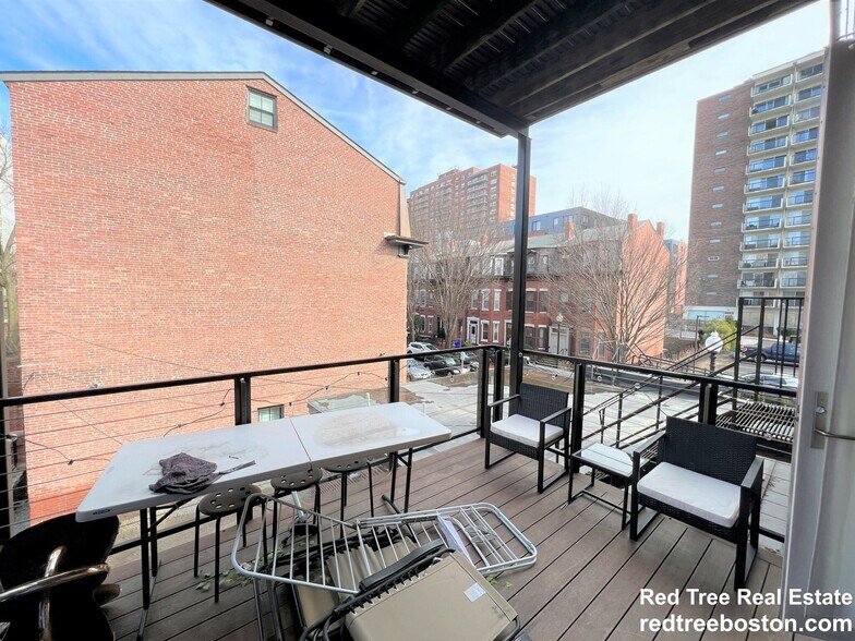 Building Photo - 1607 Tremont St