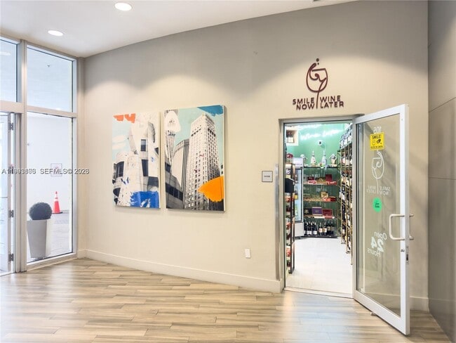 Building Photo - 1750 N Bayshore Dr