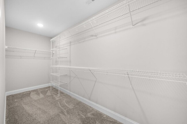 Building Photo - 3 Bedroom 2 1/2 Bath Dog Friendly Home For Rent!