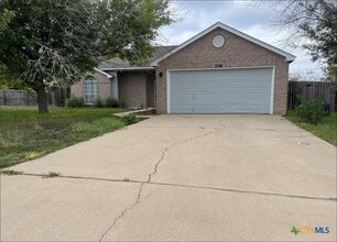 Building Photo - 7108 Bluegrass Ct