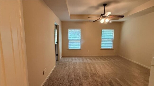 Building Photo - 333 Knelston Oak Dr NE