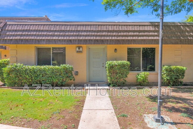 Primary Photo - 1622 E Coronado Dr