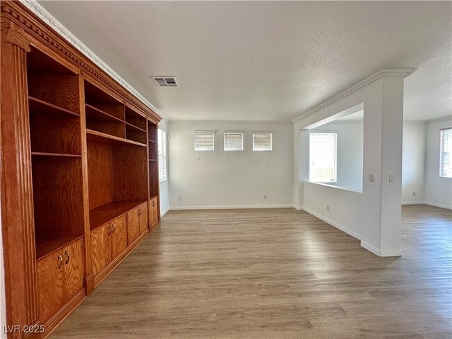 Building Photo - 3012 Jacaranda Dr