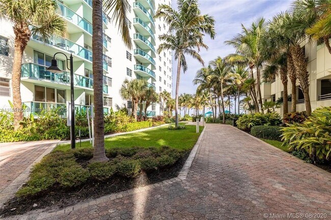 Building Photo - 3801 S Ocean Dr
