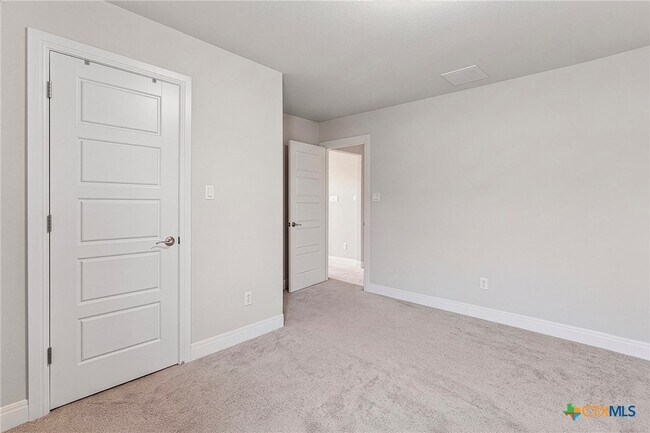 Building Photo - 402 Gulfton St