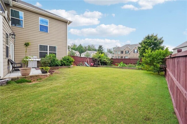 Building Photo - 915 Elmsbrook Ln