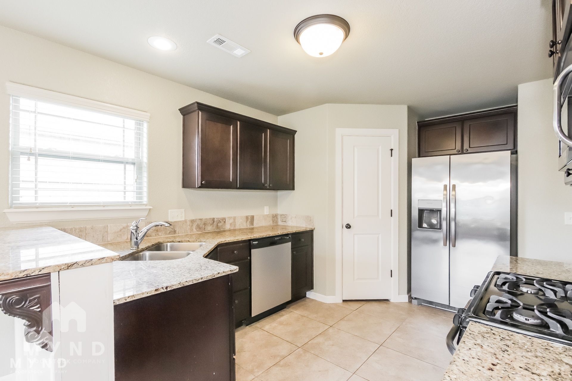 Building Photo - 421 Carlson St