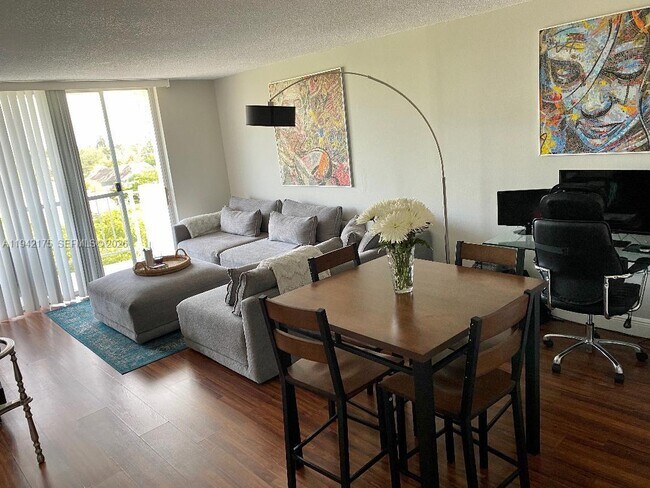 Building Photo - 498 NW 165th St