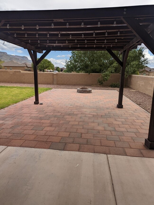 Building Photo - 814 Shiprock