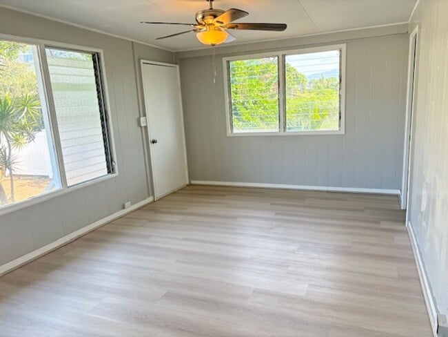 Building Photo - Two Bedroom Duplex