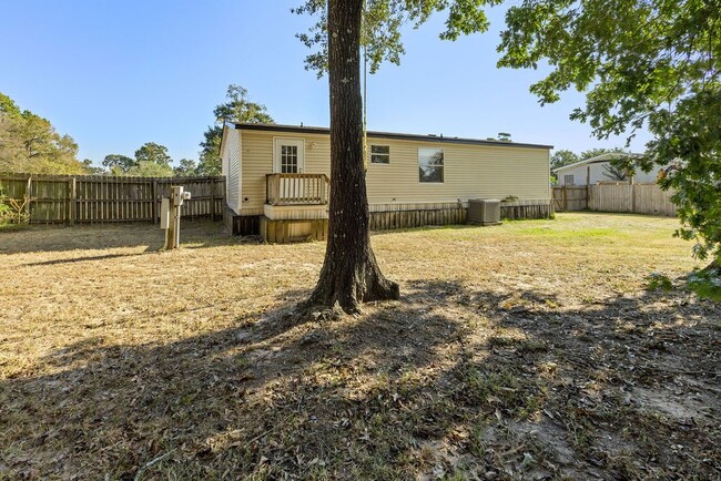 Building Photo - 182 Carmen Blvd