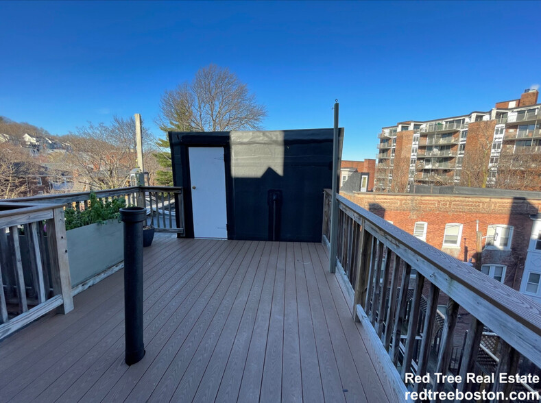 Building Photo - 1402 Beacon St