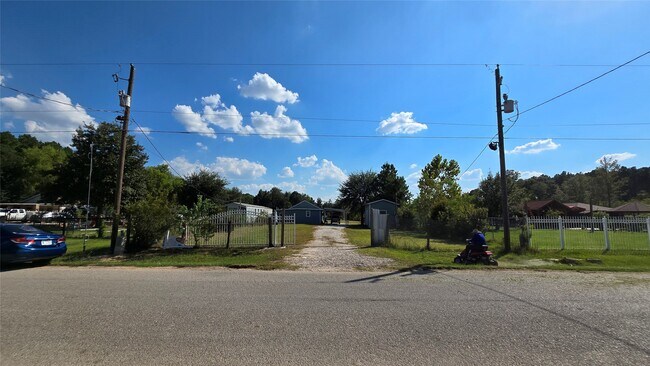 Building Photo - 2717 County Rd 3479B