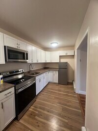 Building Photo - 13 Perkins Ave