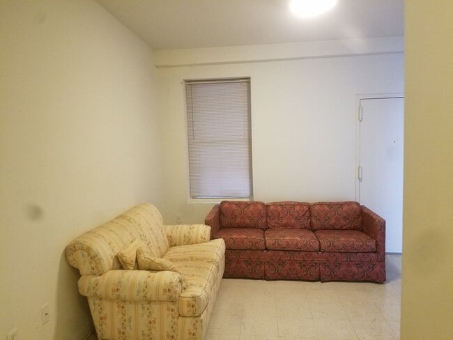 Building Photo - 168 Hamilton St