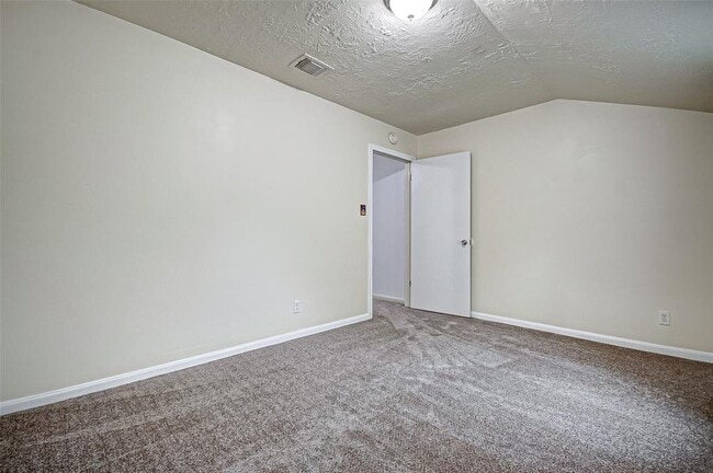Building Photo - 9623 Philmont Dr