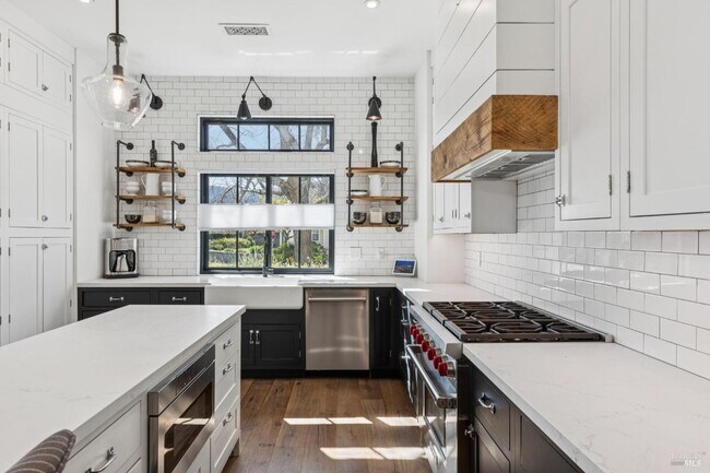 Building Photo - 1810 Quail Ct