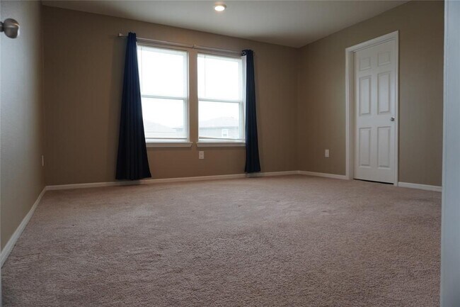 Building Photo - 14503 Overland Pass