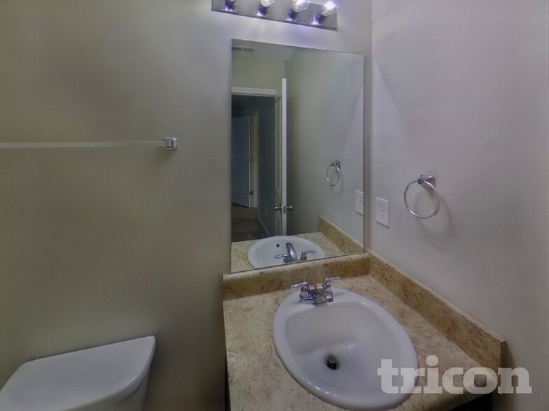 Building Photo - 4014 Sitka Dr