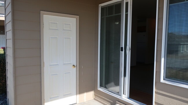 Building Photo - 60 Beacon Dr