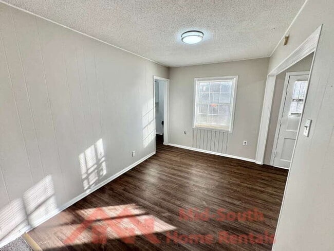 Building Photo - 4093 Barron Ave